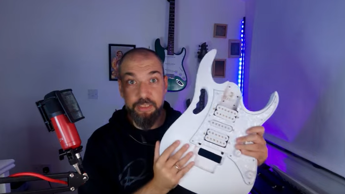 Review: Ready-to-Paint Jem Guitar Kit by Alberto Panni