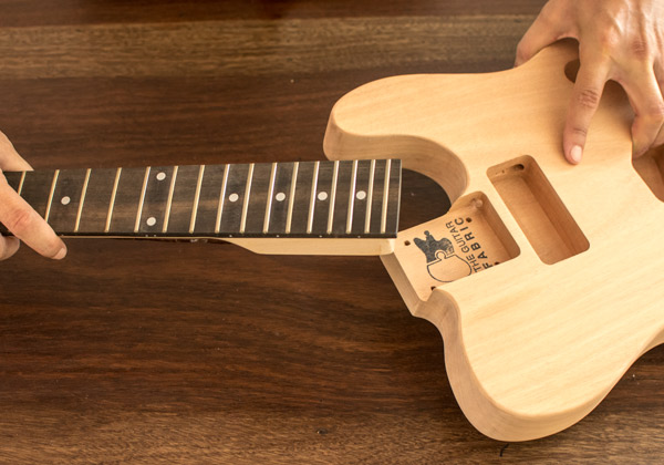 Building a guitar - Assembling neck to body