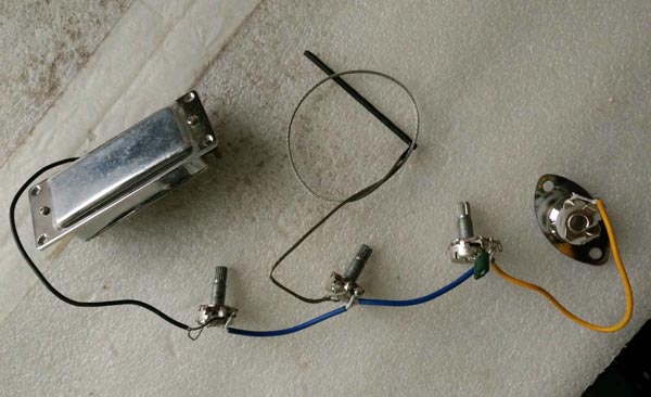 Wiring on electro-acoustic Dobro guitar