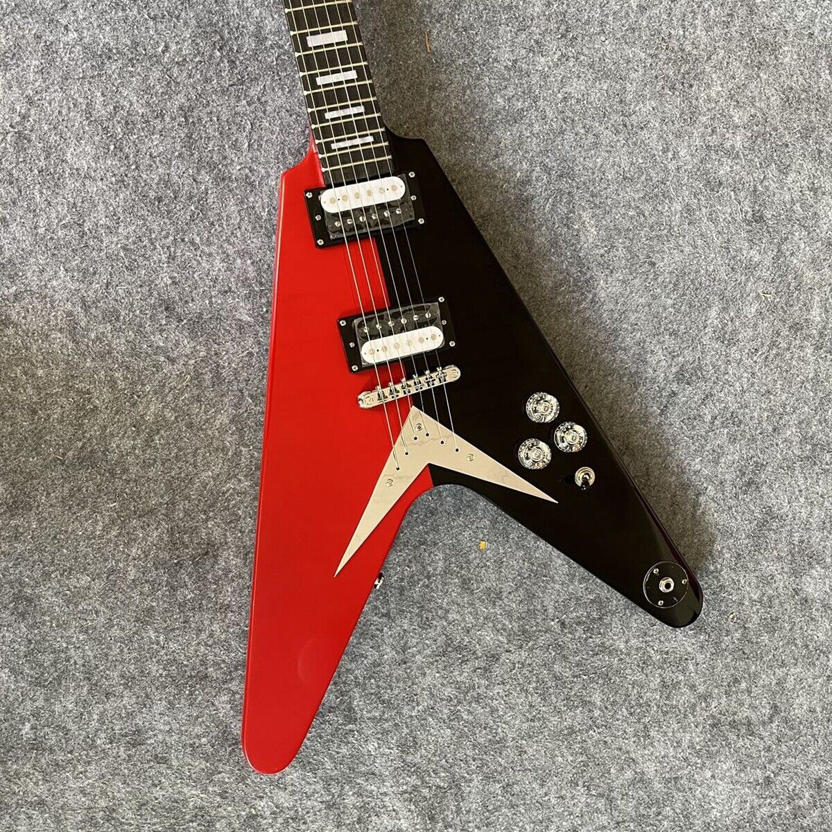 V-shape red black gloss finish